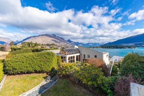 Photo of property in 23 Balmoral Drive, Kelvin Heights, Queenstown, 9300