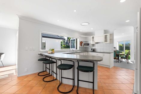 Photo of property in 16 Waru Nui Court, Orewa, 0931