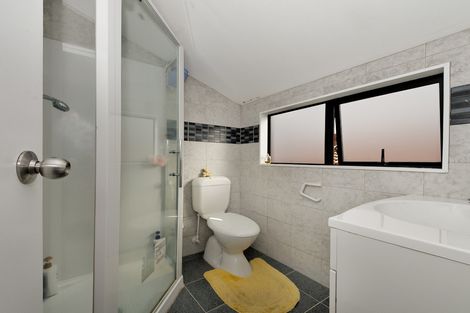 Photo of property in 40 Tiriwa Drive, Massey, Auckland, 0614