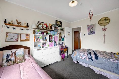 Photo of property in 9 Hughson Place, Opunake, 4616