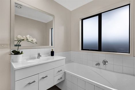 Photo of property in 23b Marlin Terrace, Bell Block, New Plymouth, 4312