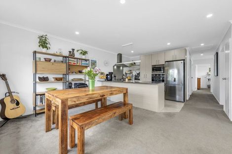 Photo of property in 30 Whareatua Avenue, Takanini, 2112