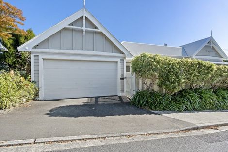 Photo of property in 62 Gilbert Street, New Plymouth, 4310