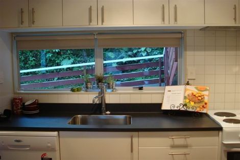 Photo of property in 1/49 Maungaraki Road, Korokoro, Lower Hutt, 5012