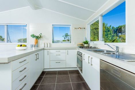 Photo of property in 60 Channel View Road, Campbells Bay, Auckland, 0630