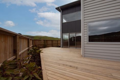 Photo of property in 166 Amesbury Drive, Churton Park, Wellington, 6037