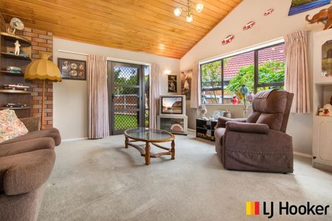 Photo of property in 128 Carnoustie Drive, Wattle Downs, Auckland, 2103