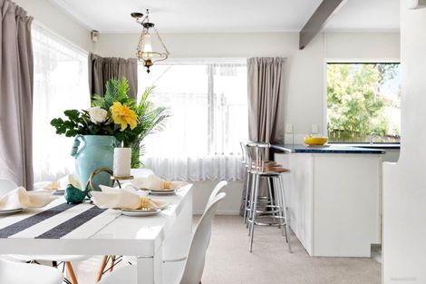 Photo of property in 10 Regia Close, Half Moon Bay, Auckland, 2012