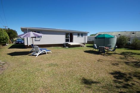 Photo of property in 38 Paradise Road, Coopers Beach, 0420