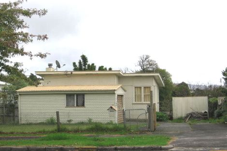 Photo of property in 51 Woodglen Road, Glen Eden, Auckland, 0602