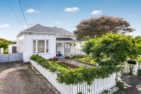 Photo of property in 7 Kowhai Street, Helensville, 0800
