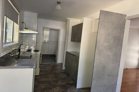 Photo of property in 17 Dundale Avenue, Blockhouse Bay, Auckland, 0600