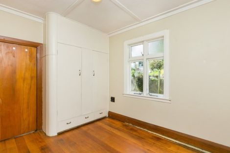 Photo of property in 19 Chatham Street, Berhampore, Wellington, 6023