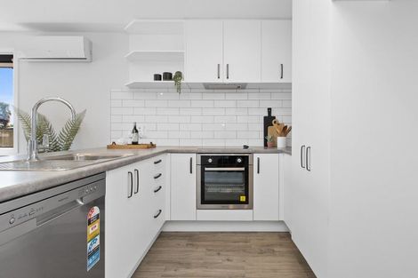 Photo of property in 2/16 Betley Crescent, Fairview Downs, Hamilton, 3214