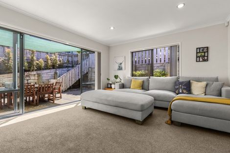 Photo of property in 16 Tom Keven Way, Pukekohe, 2120