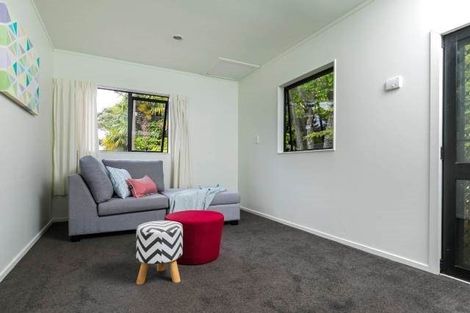 Photo of property in 25 Austin Road, Greenhithe, Auckland, 0632