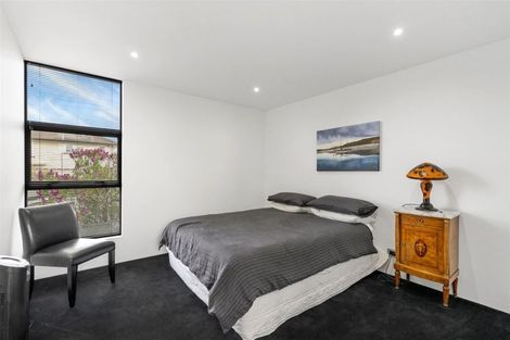 Photo of property in 116 Aikmans Road, Merivale, Christchurch, 8014