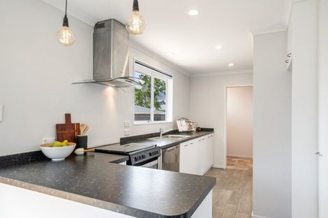 Photo of property in 4 Harvard Grove, Totara Park, Upper Hutt, 5018