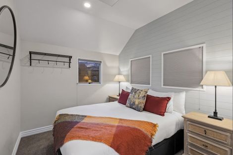 Photo of property in 10 Peregrine Place, Queenstown, 9300