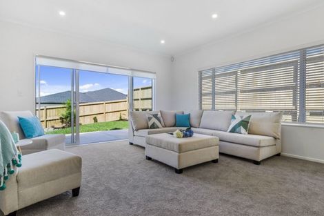 Photo of property in 14 Pommes Way, Silverdale, 0932