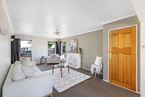 Photo of property in 71 Kaimanawa Street, Kelvin Grove, Palmerston North, 4414