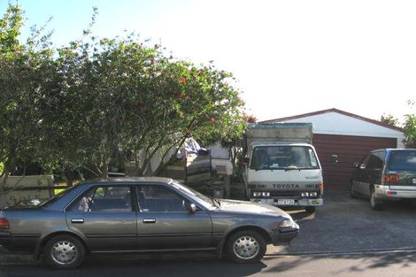 Photo of property in 8 Wren Place, Unsworth Heights, Auckland, 0632