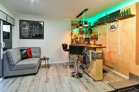 Photo of property in 2 Peacock Place, Pokeno, 2402