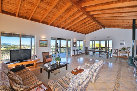 Photo of property in 1066 Leigh Road, Matakana, Warkworth, 0985