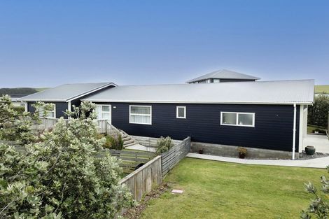 Photo of property in 3 Tua Tua Place, Baylys Beach, Dargaville, 0377