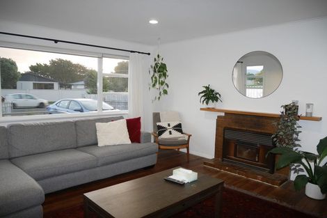 Photo of property in 21 Mazengarb Road, Paraparaumu Beach, Paraparaumu, 5032