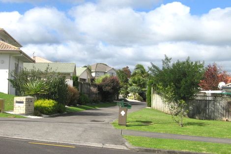 Photo of property in 2/28 Rochester Crescent, Somerville, Auckland, 2014