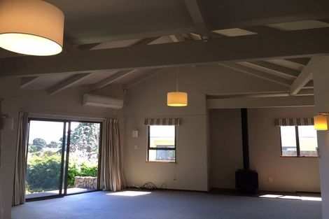 Photo of property in 19 Napier Grove, Waikanae Beach, Waikanae, 5036