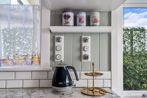 Photo of property in 9 Willow Avenue, Hannahs Bay, Rotorua, 3010