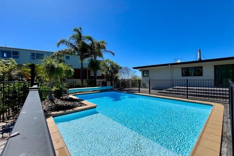 Photo of property in 69 Aberdeen Road, Castor Bay, Auckland, 0620