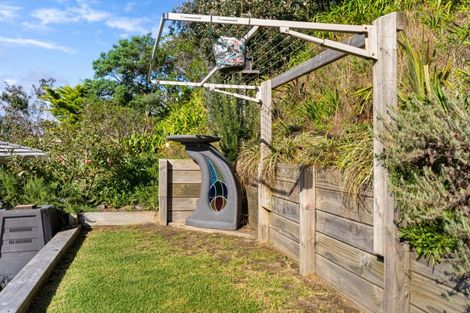 Photo of property in 14 Leanne Way, Waikanae Beach, Waikanae, 5036