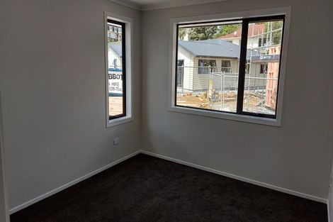 Photo of property in 5 Rewarewa Way, Timberlea, Upper Hutt, 5018