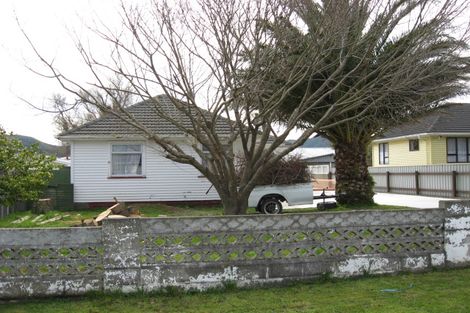 Photo of property in 10 Mckay Street, Wainuiomata, Lower Hutt, 5014