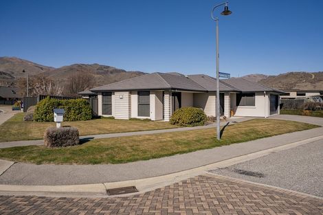 Photo of property in 28 Matthews Crescent, Cromwell, 9310
