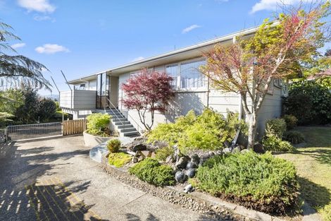 Photo of property in 2 Hawk Place, Selwyn Heights, Rotorua, 3015