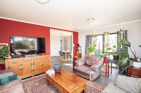 Photo of property in 22 Darlington Street, Ngatea, 3503