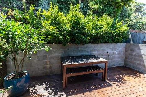 Photo of property in 15/20 Trent Street, Island Bay, Wellington, 6023