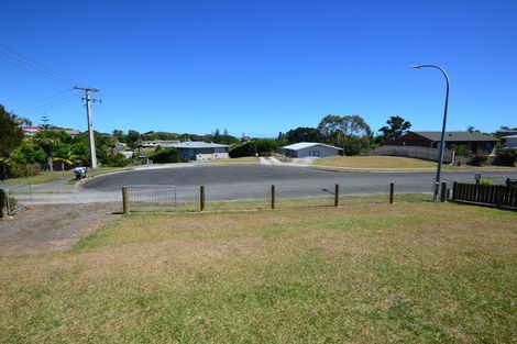 Photo of property in 38 Paradise Road, Coopers Beach, 0420