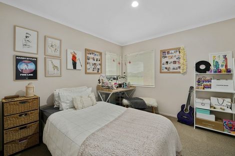 Photo of property in 9 Percy Kinsman Crescent, Riverstone Terraces, Upper Hutt, 5018