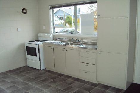 Photo of property in 2/10 Te Aroha Street, Hamilton East, Hamilton, 3216