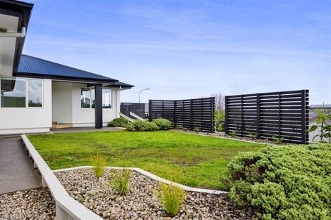 Photo of property in 4 Vardon Way, Waiwhakaiho, New Plymouth, 4312