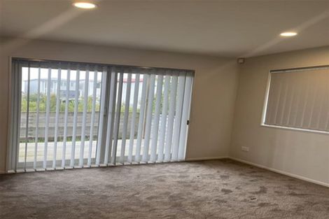Photo of property in 8 Puhakehake Place, Flat Bush, Auckland, 2019