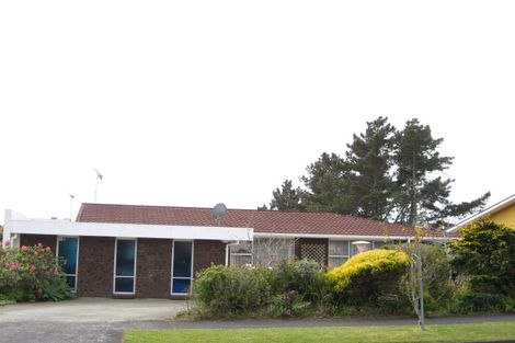 Photo of property in 28 Truby King Street, Merrilands, New Plymouth, 4312