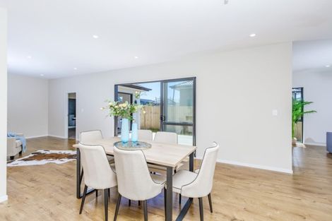 Photo of property in 4 Konoba Avenue, Kumeu, 0810