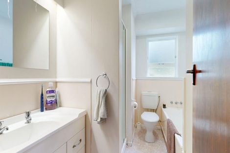 Photo of property in 2 Darlington Terrace, Miramar, Wellington, 6022