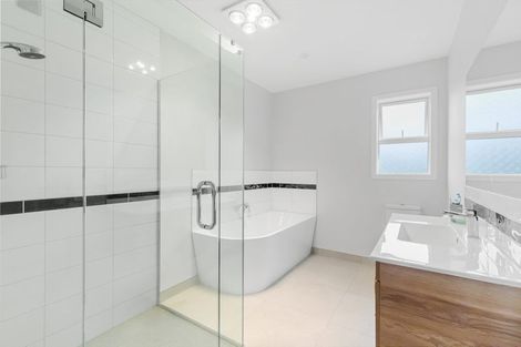 Photo of property in 2 Bastille Court, Rangatira Park, Taupo, 3330